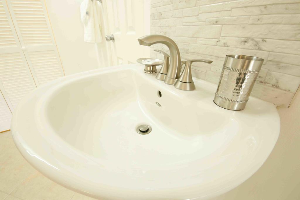 Cattleya Luxury Suites 金斯敦 客房 照片