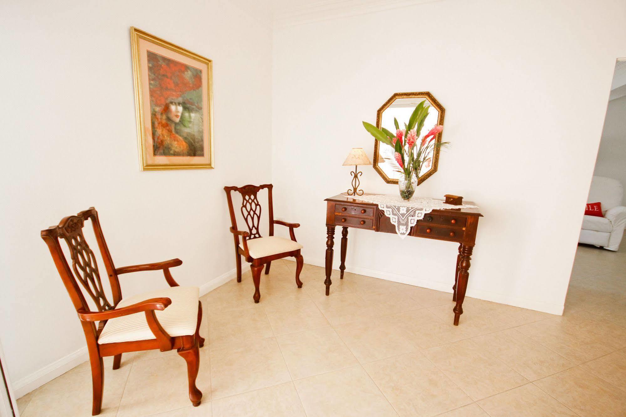 Cattleya Luxury Suites 金斯敦 外观 照片
